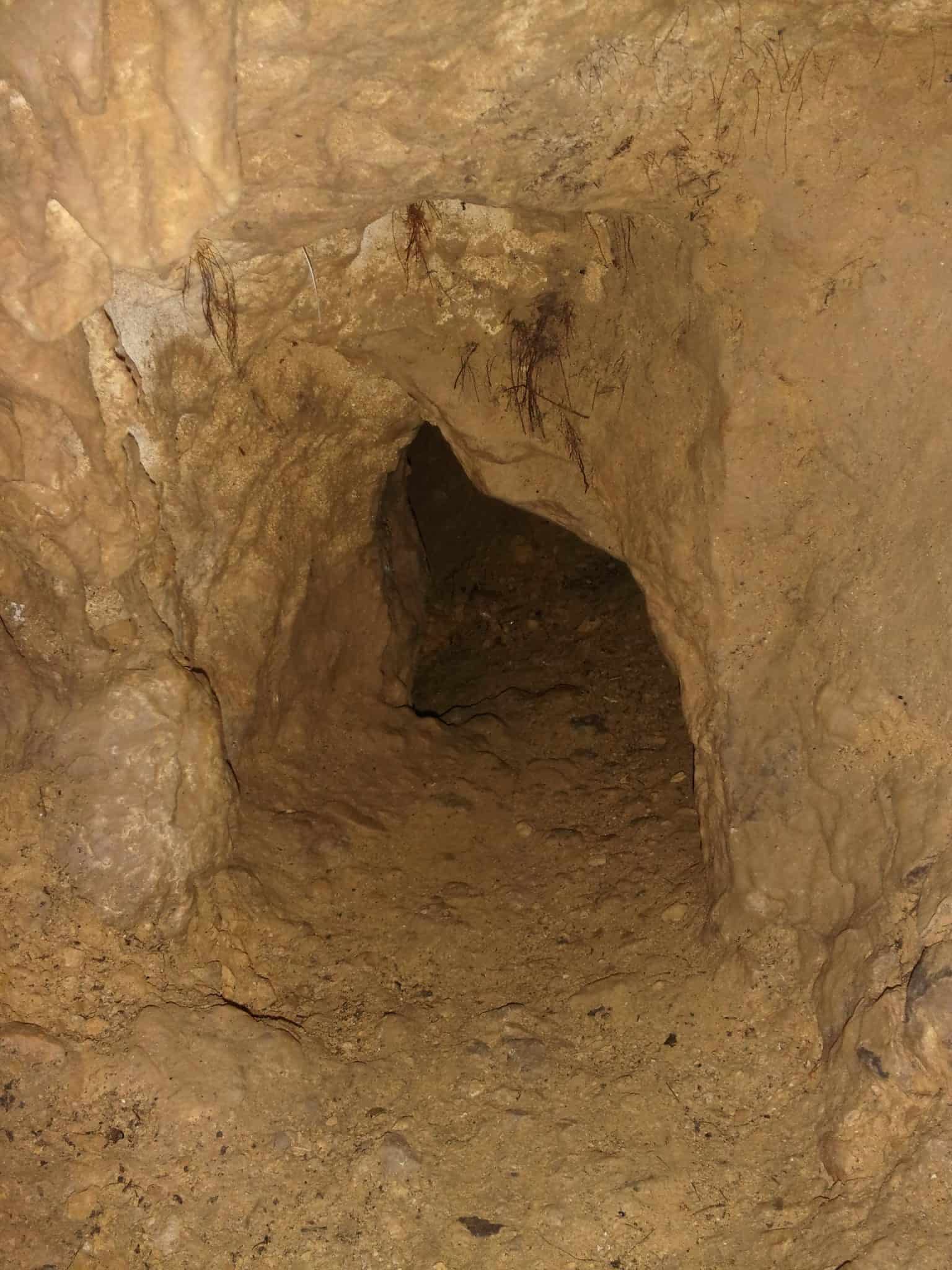 Grotte de Bugarach entrée