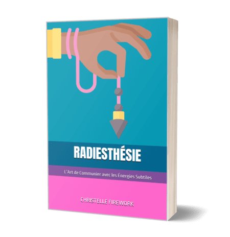 Pendule de radiesthésie sur une main, symbolisant la connexion aux énergies